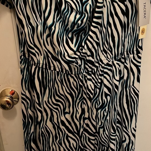 Tacera Jumpsuit! - Picture 6 of 10